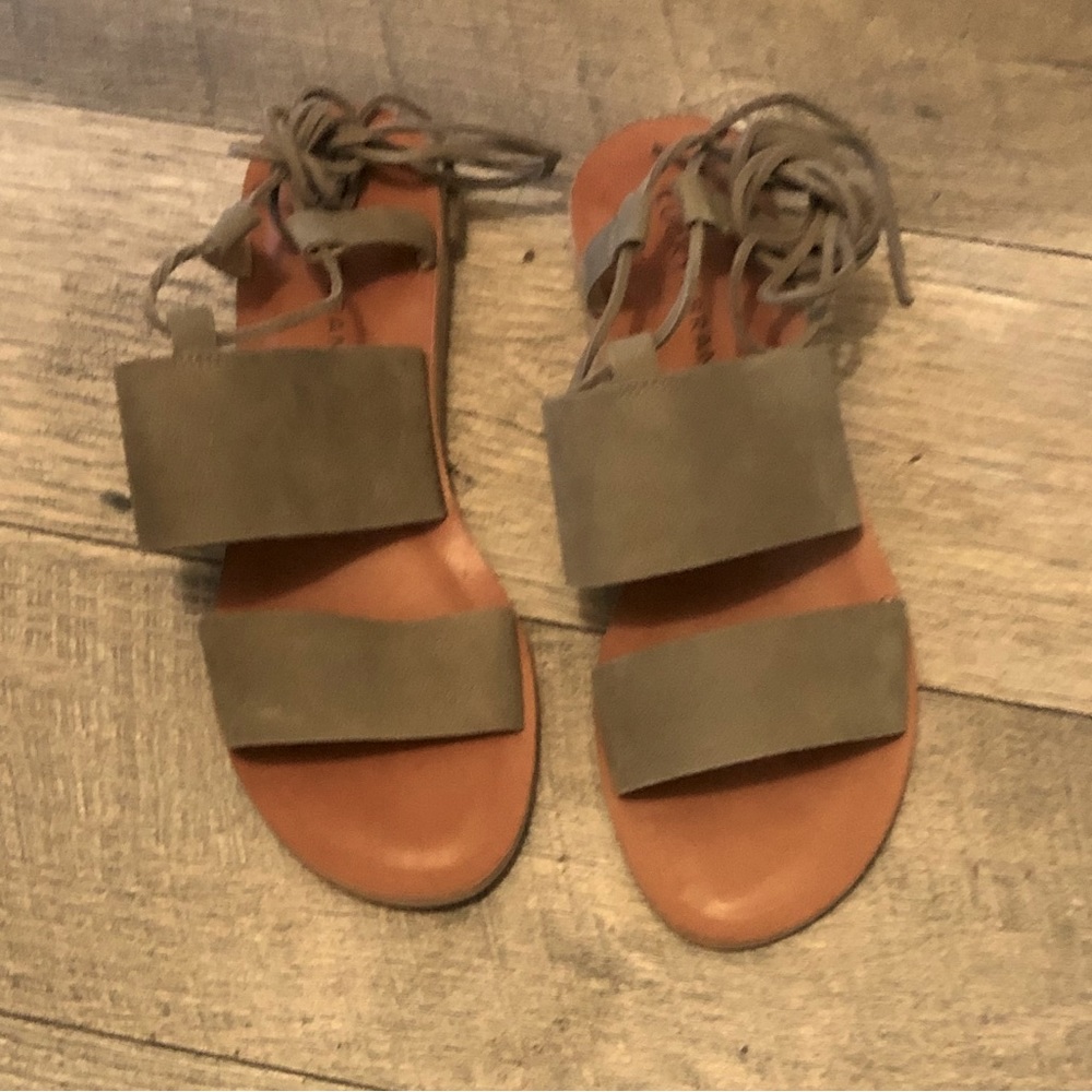 Lucky brand tie sandals